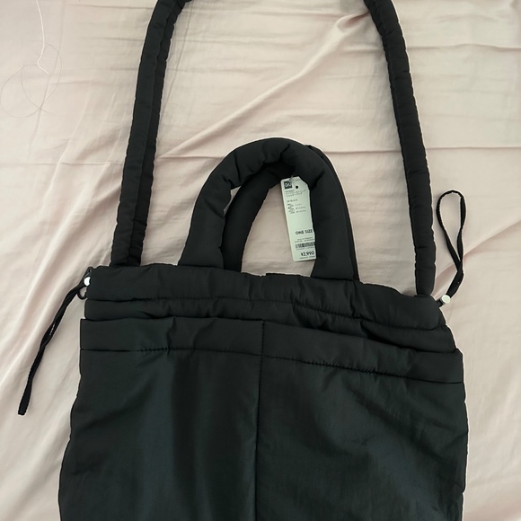 NWT GU Puff Drawstring Shoulder Bag - Picture 9 of 13